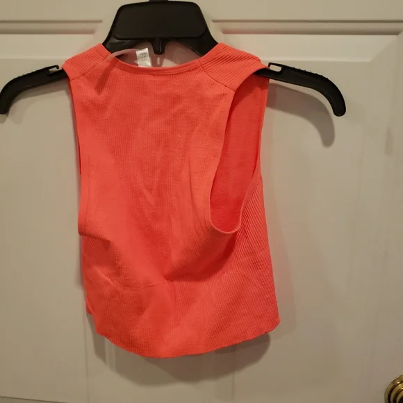 Urban outfitters one of a kind top - Picture 2 of 3